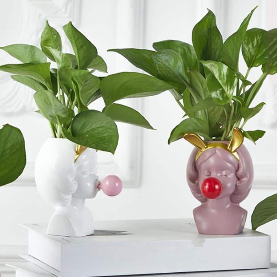 Pot de fleurs fille avec une bulle de Chewing-gum 7x9.3x10.4cm_2