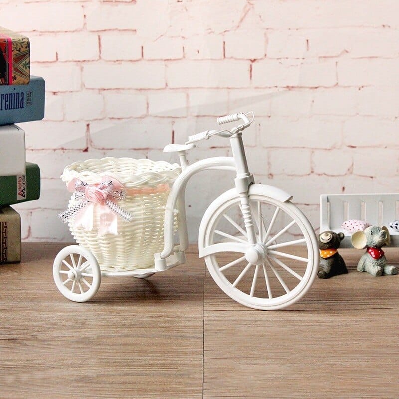 Cache pot blanc imitant un tricycle pour décoration intérieur_2
